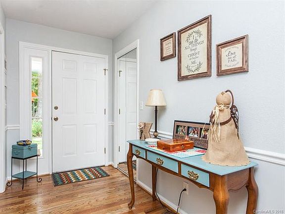 4th image of 219 Park Ln