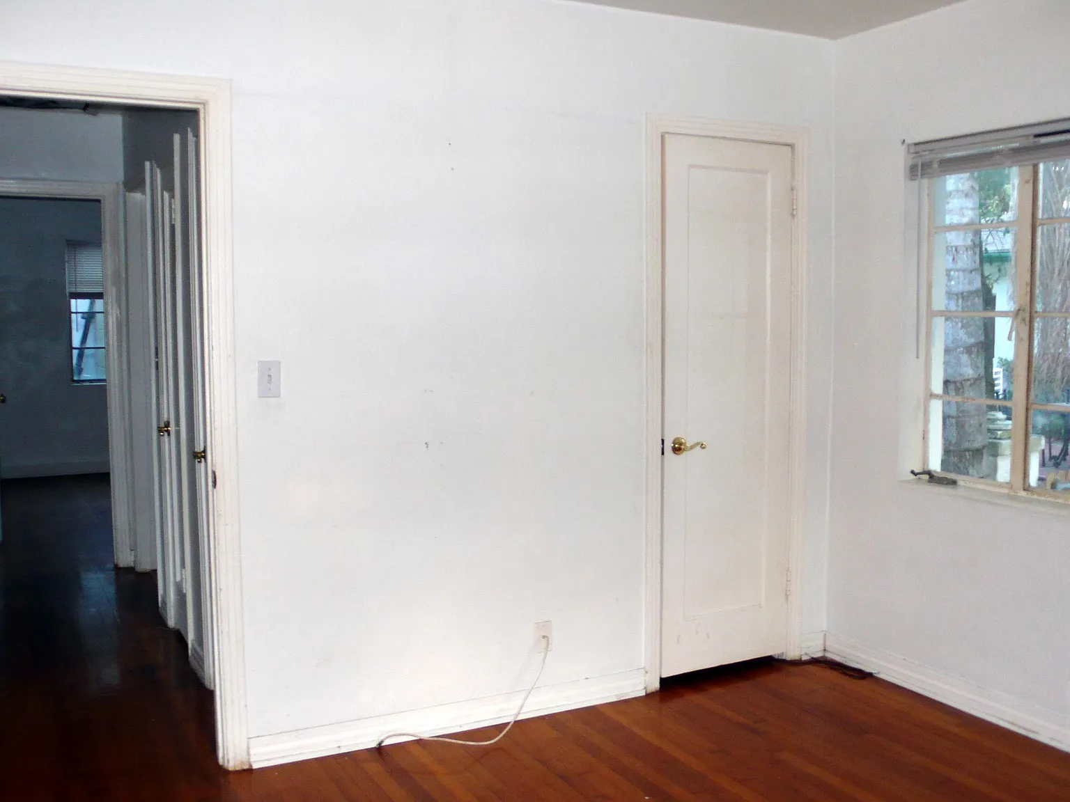Quaint 4 Bed/ 2 Bath Duplex in NORTH St. Pete — Photo 3