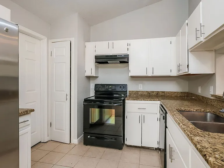 2730 Bear Springs Dr — Photo 12
