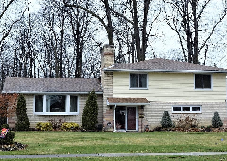 1st image of 112 Rosewood Dr