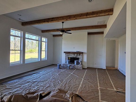 4th image of 155 Hawthorne Ln