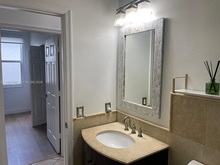 1137 Croton Ct — Photo 37