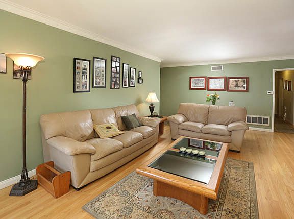 4th image of 1662 Larco Way