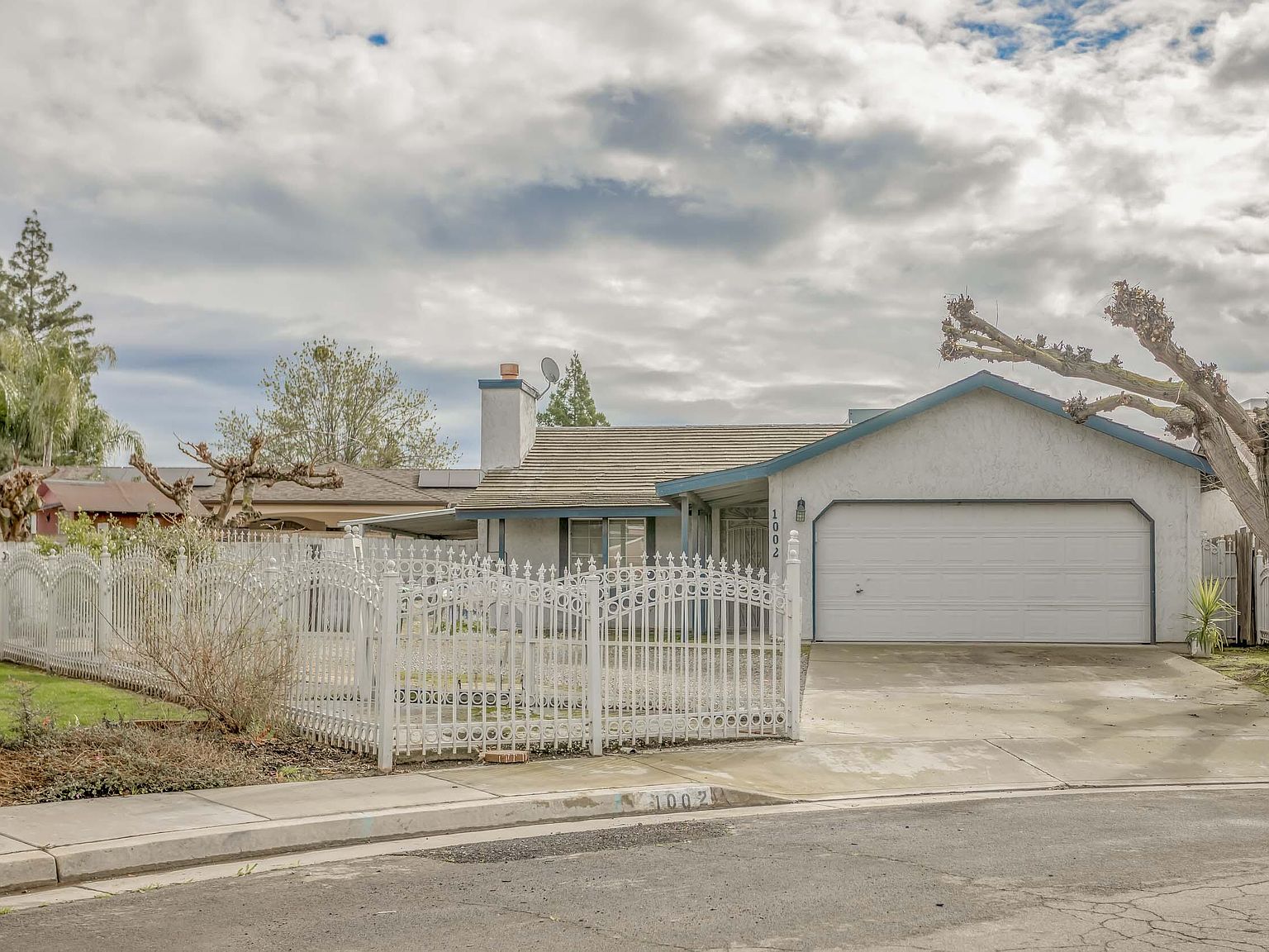 1002 N June Avenue, Farmersville, CA 93223 Zillow
