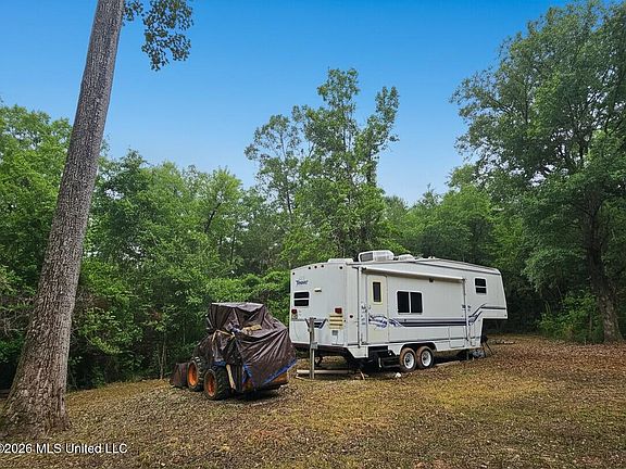 3rd image of 222 Lavelle Odom Road