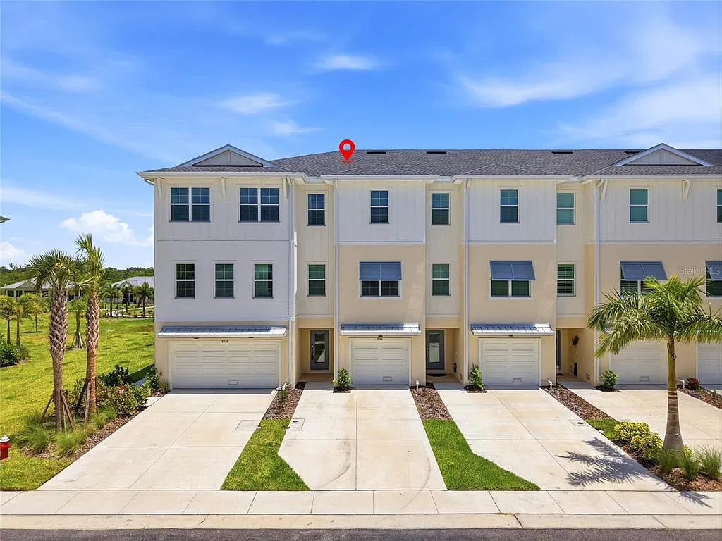 3 bed, 2.5 bath, 2239 sqft, $4,500 — Photo 3