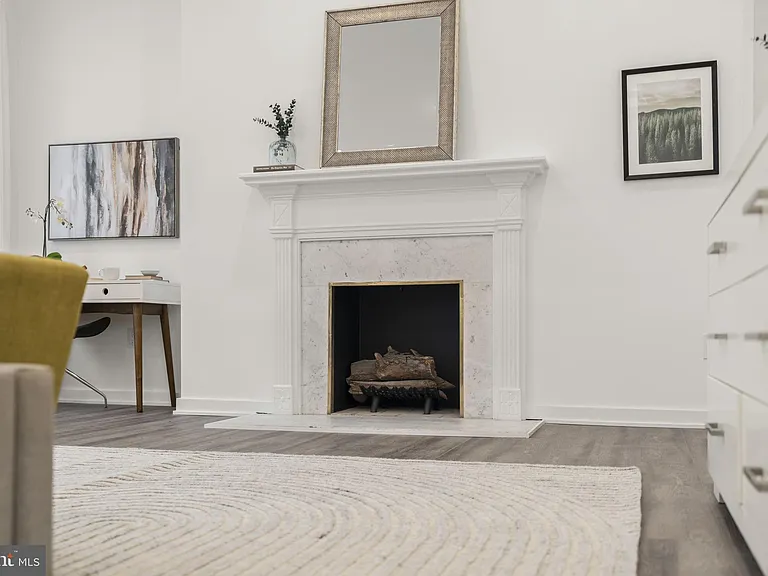 1602 Locust St #4-401 — Photo 16