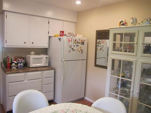 4th image of 521 N 2nd St