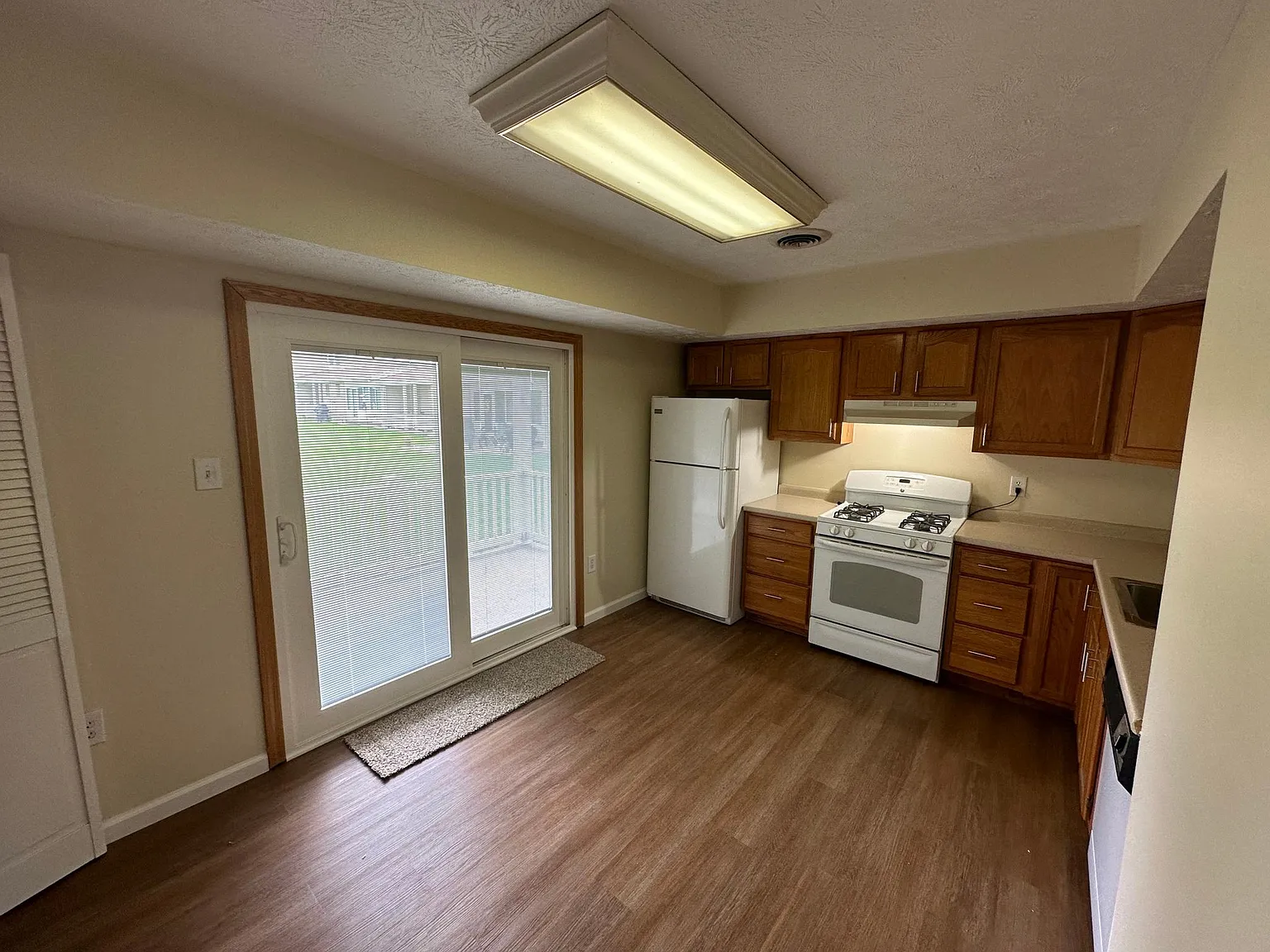 530 Sunbrook Manor Dr — Photo 4