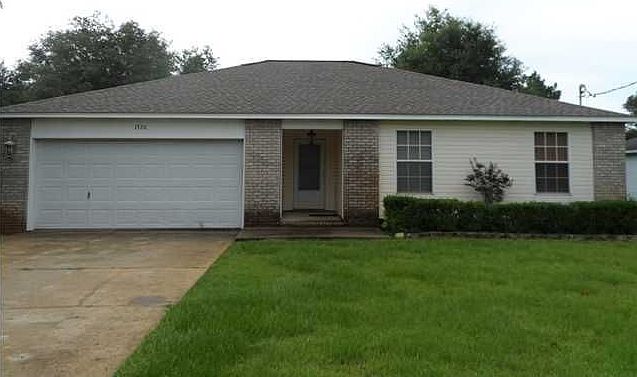 1st image of 1520 Oak Dr
