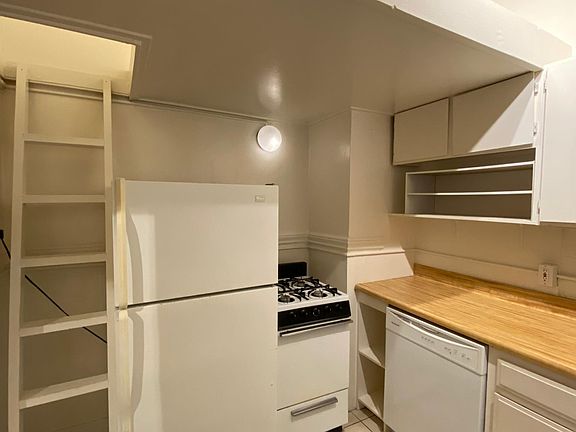 3rd image of 1739 Pine St APT 22