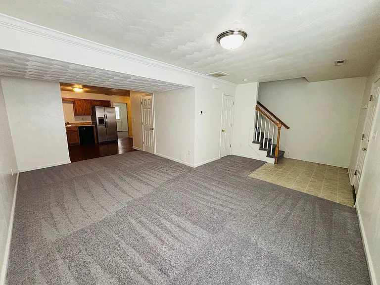 30 Salem Ln — Photo 3