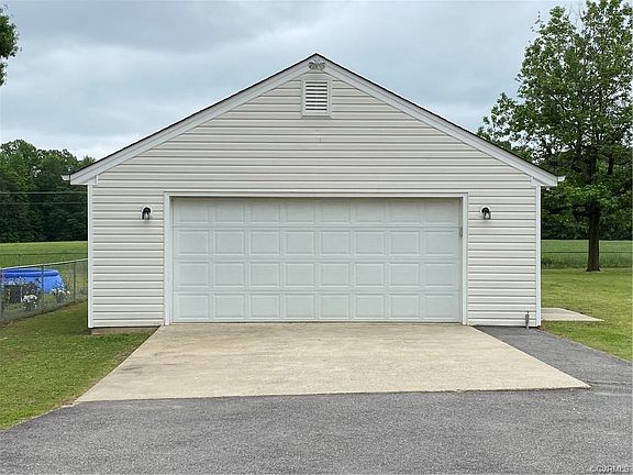 5th image of 6717 Hagerty Ln