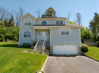 36 Burnette Dr, Antioch, IL