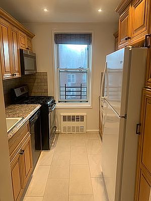 3rd image of 75-10 Yellowstone Blvd #7K