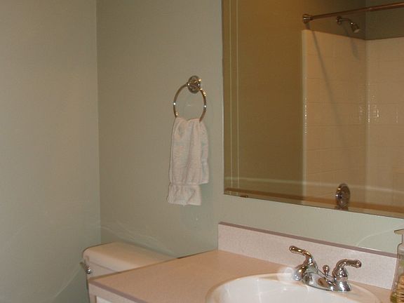 5th image of 104 Salmonberry Ln