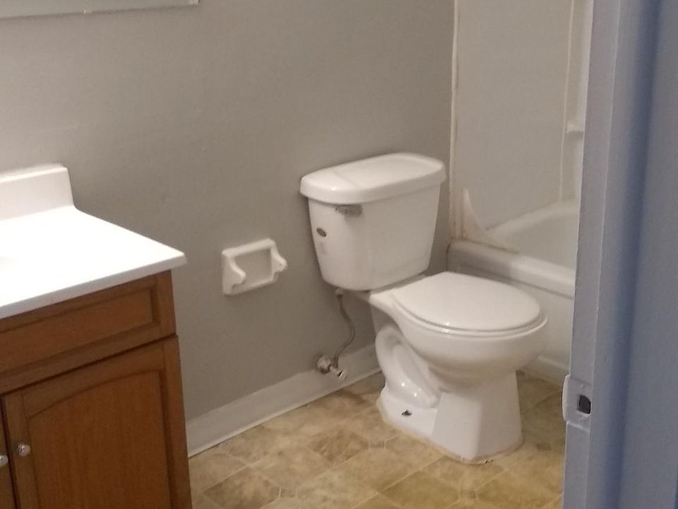 2nd image of 200 Washington St NE APT 10