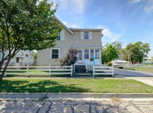 1108 Humphrey St, Monroe, MI 48161