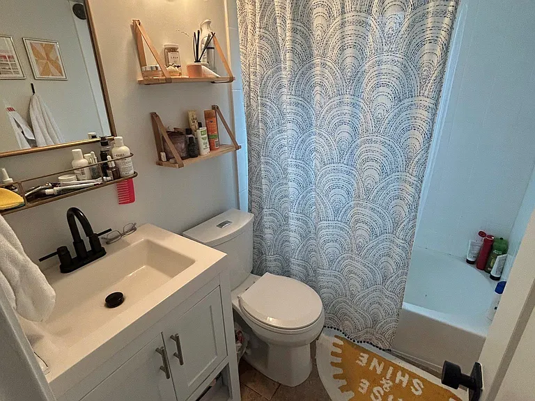 2105 N Taft St #1 — Photo 6