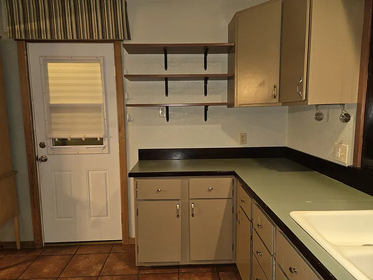 2900 Orleans St — Photo 7