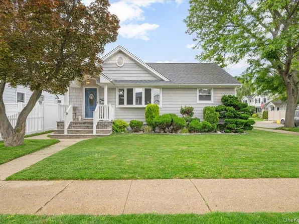 58 Myers Avenue, Hicksville, NY 11801
