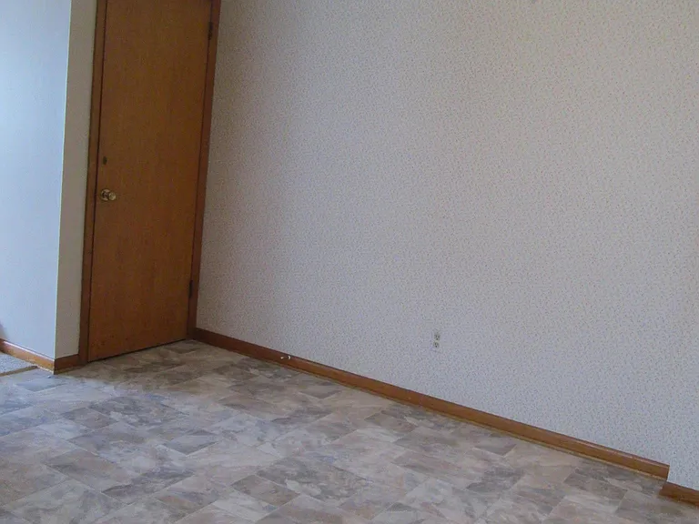3944 Liberty St — Photo 6