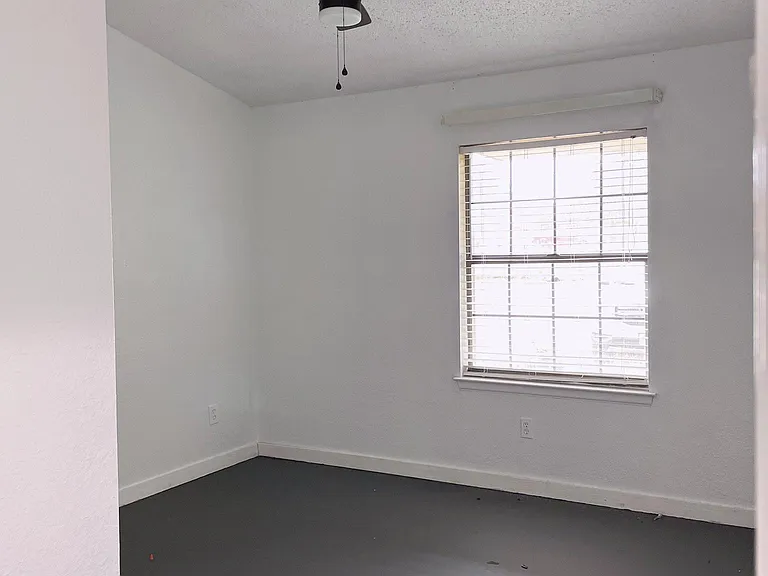 21107 Highland Lake Dr #3 — Photo 6