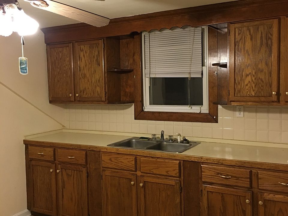 2nd image of 33 Bell St #2
