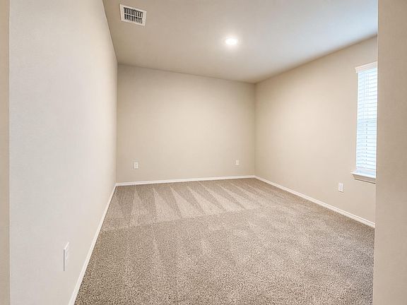 5th image of 2156 Griffith Dr