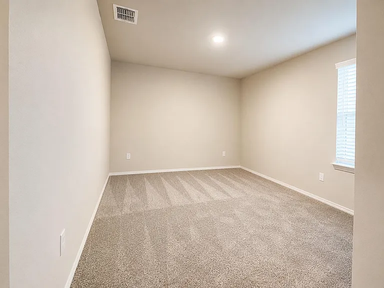 2156 Griffith Dr — Photo 5