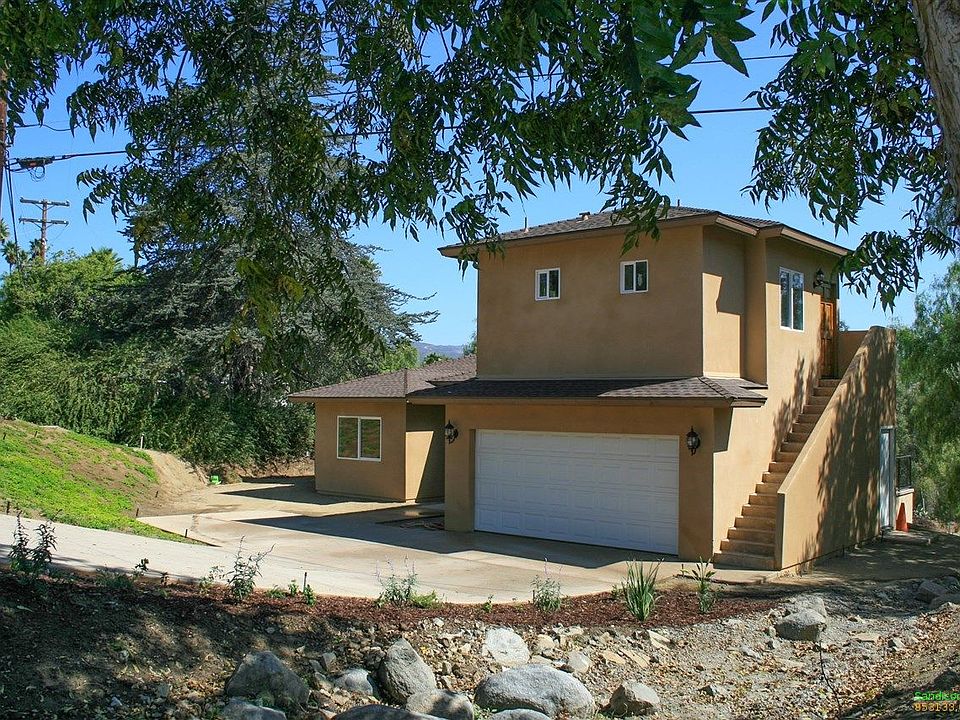 1st image of 1418 Clarence Dr