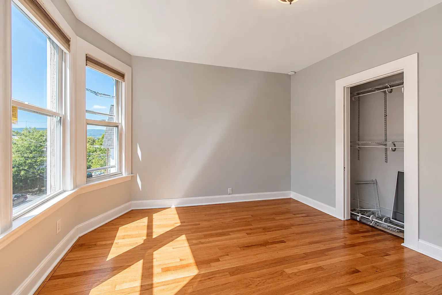 2 bed, 1100 sqft, $1,450 — Photo 2
