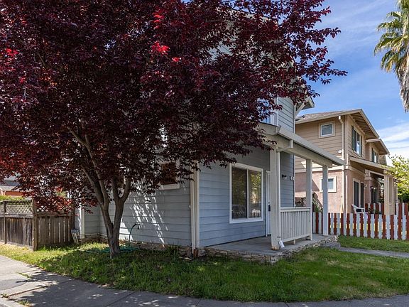 3rd image of 28 Garrett Way