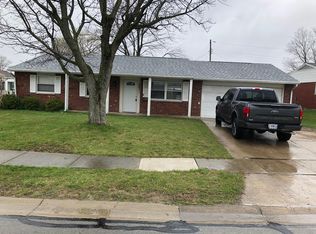 1861 Fair Oaks Dr, Sidney, OH 45365