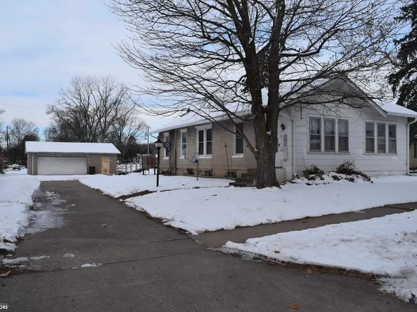121 21st St, Fort Madison, IA 52627