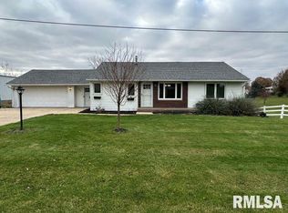 1927 8th Ave, De Witt, IA 52742