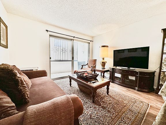 4th image of 244 S La Fayette Park Pl APT 204