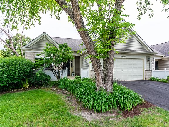 4th image of 20955 W Blossom Ln