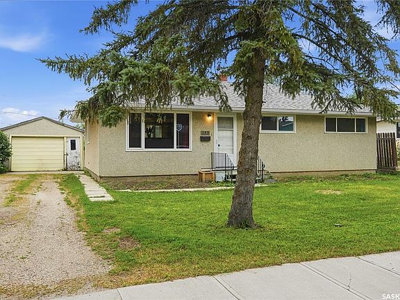 2nd image of 145 Ellison CRESCENT