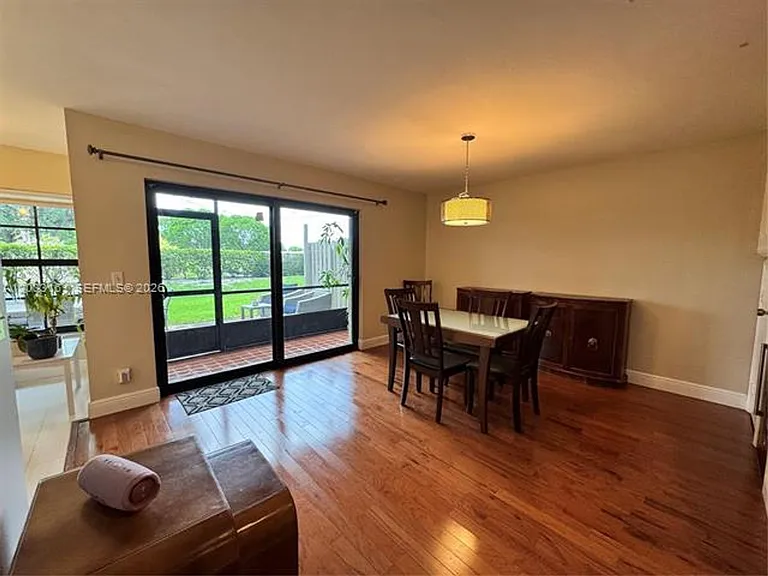 9023 Vineyard Lake Dr — Photo 6