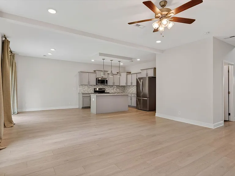 1437 Citadel Dr — Photo 10