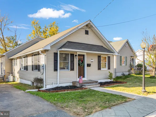 711 S Main St, North East, MD 21901