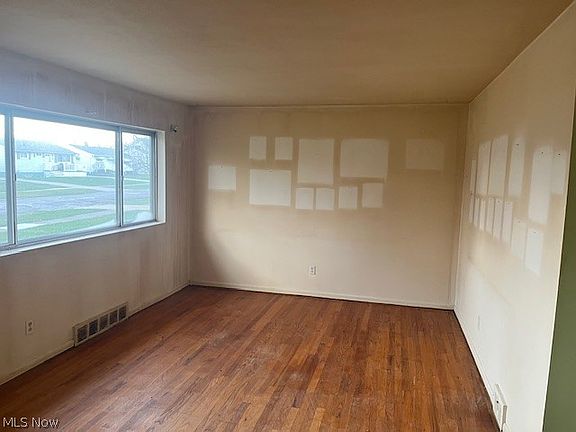 4th image of 6330 Stonecrest Dr