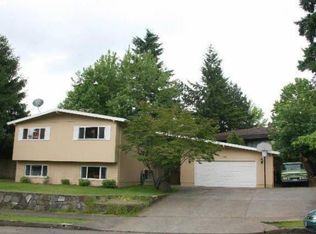 7120 Valley View Dr, Gladstone, OR