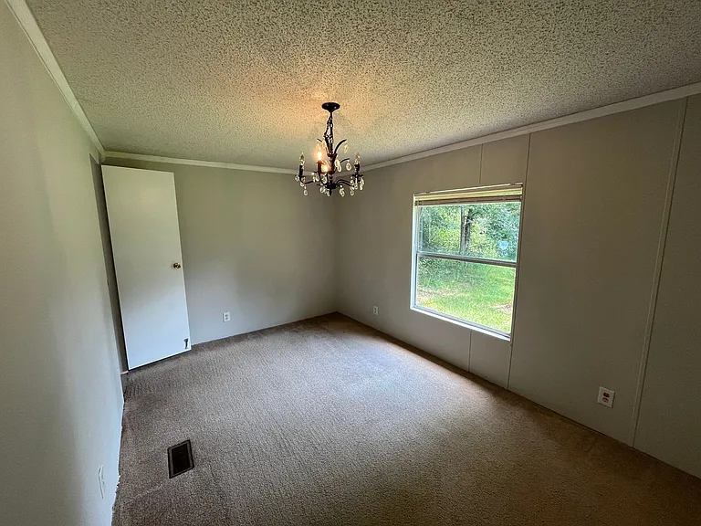 201 Benton Ln — Photo 7