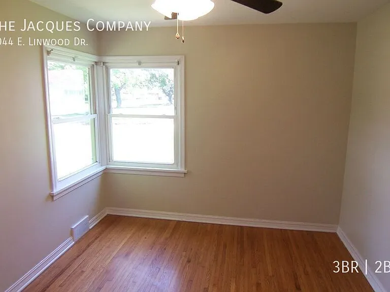 1044 E Linwood Dr — Photo 11
