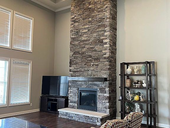 4th image of 5292 Sweetwater Dr