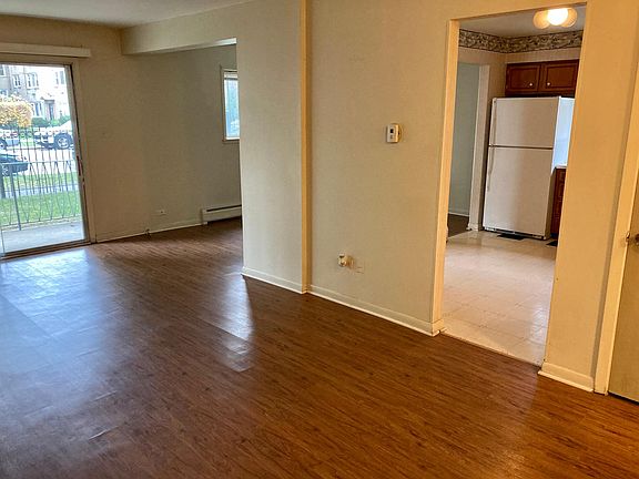 5th image of 1640 W Sherwin Ave #11C