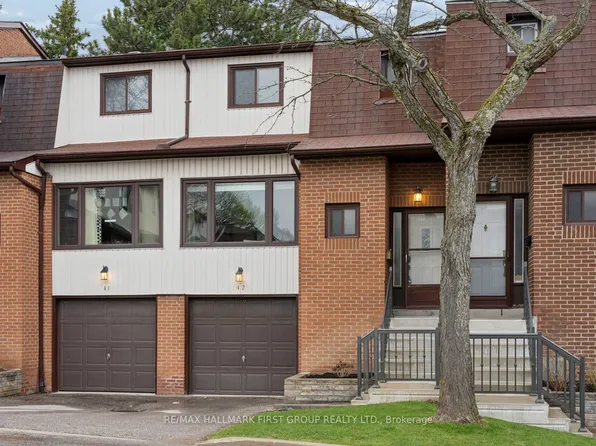 765 Oklahoma Dr #42, Pickering, ON L1W 3C9