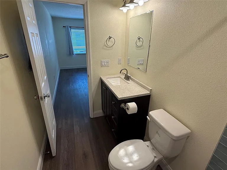 514 Longfellow Ct #C — Photo 30